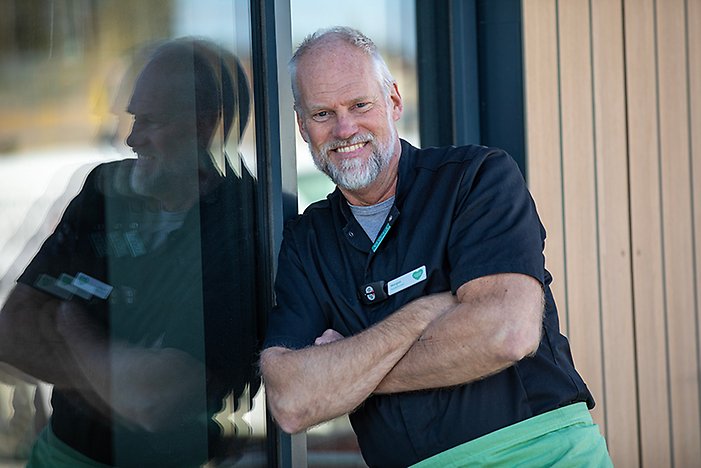 Morgan Andersson. Med sitt hjärta för service och en bakgrund från butiksgolvet, tar nu ett stort kliv från centrum ut till en modern ST1 PLOQ-station vid Lövåsen.